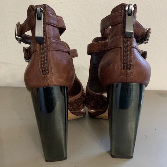 BCBGMAXAZRIA leather Sandals ⭐️ - Picture 5 of 8